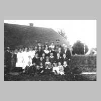 063-0004 Konfirmation in der Familie Sauff in Magotten ca. 1916-17.jpg